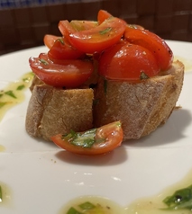 トマトとバジルのブルスケッタ
