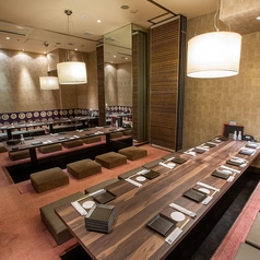 【最大36名様対応可能な宴会用個室】調布駅南口より徒歩1分と交通アクセス◎同窓会など大人数での宴会にうってつけの駅チカ個室居酒屋です。