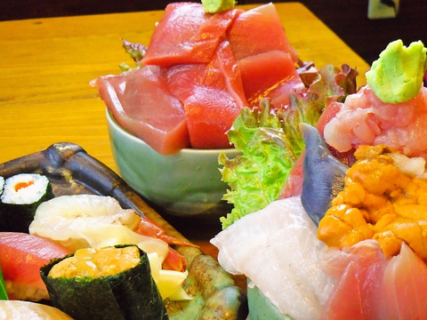 ネタが大きくボリュームたっぷりの寿司が評判。遠方からも食べにくる人気ランチがある