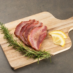 大分県産イノシシベーコン/知覧鶏鶏のユッケ