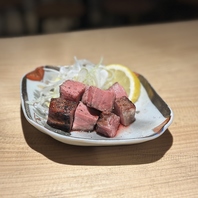 お肉は備長炭を使って、丁寧に焼き上げます♪