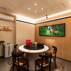 最大6名様でご利用いただける完全個室を2部屋完備