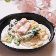 菜の花ベーコンの明太クリームうどん