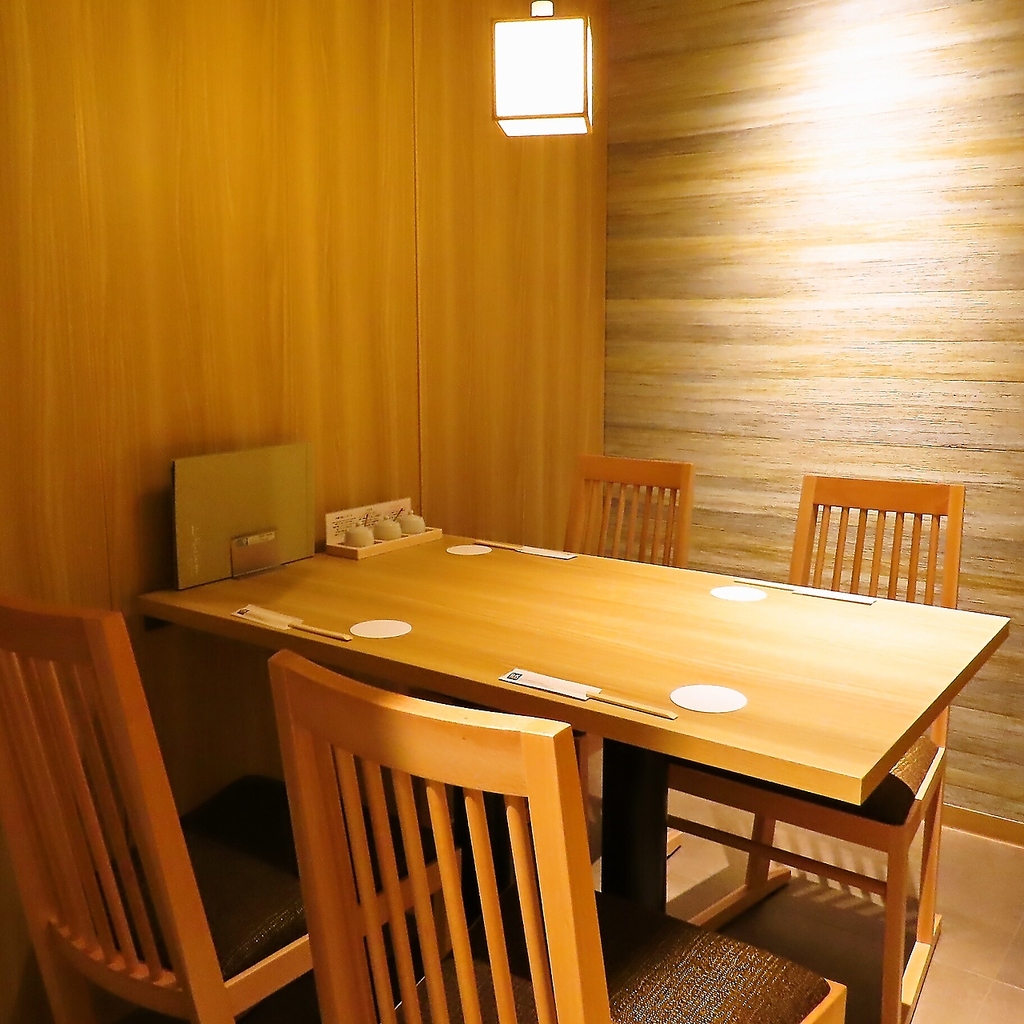 少人数でのお食事会から会社宴会まで様々なシーンにご利用いただけます♪