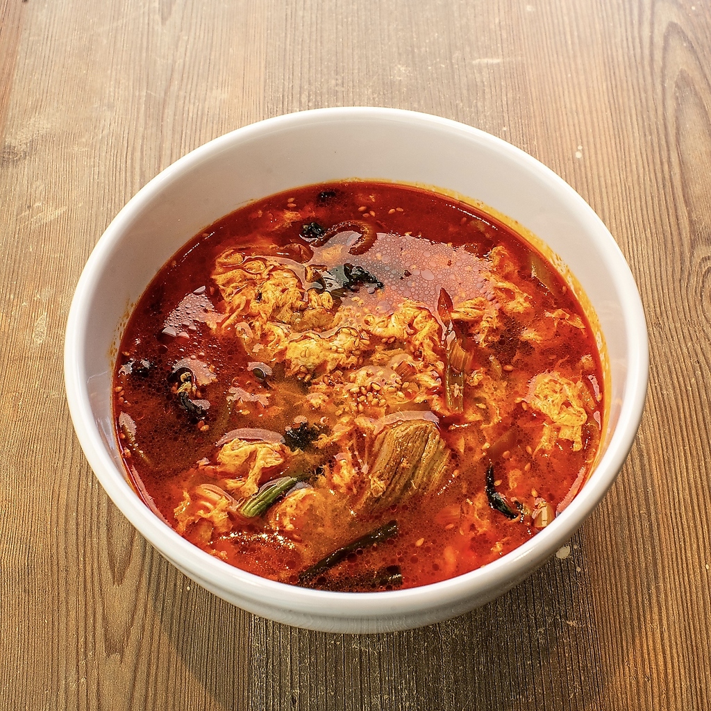 スープやラーメンなど汁物はお口直しやお食事の〆にもぴったり。品数豊富にご用意しております♪