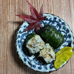 広島菜と音戸しらすの俵むすび