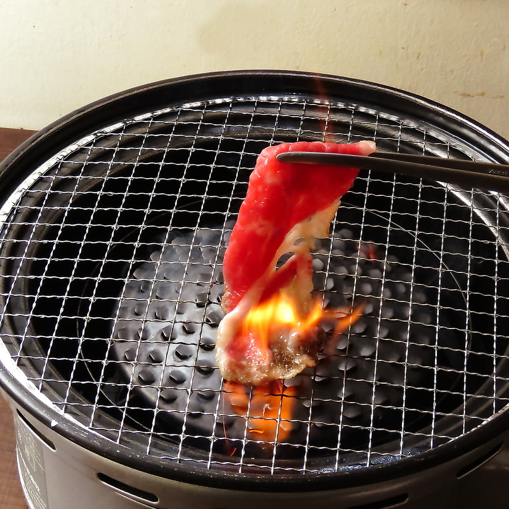 特におすすめのお肉は【前バラスライス790円(税込)】一度食べればやみつきなること間違えありません