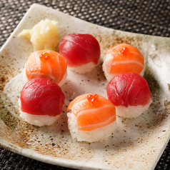 生本マグロとサーモンの手毬寿司