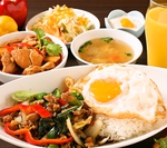 お得なランチは毎日５時まで！　ご飯やスープお替りＯＫ！