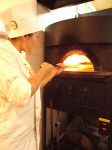アツアツ！自慢の釜焼きピッツァ☆本場イタリアの味を是非味わってみて♪