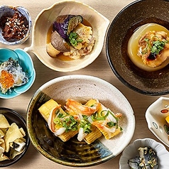 ◆21:30～ご予約可能◆《おばんざい食べ放題プラン》2,500円(飲み物、サービス料別途)