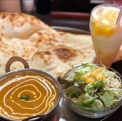 【ランチにも】特大ナンと本格カレー料理！