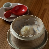 素材の旨味を閉じ込める本格蒸篭料理