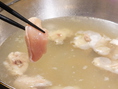 自家製ポン酢でさっぱりと桜島どりの鶏しゃぶとねぎしゃぶを愉しんで下さい。徐々に変化するスープも是非ご堪能下さい。様々な味わいをお愉しみ頂けます。
