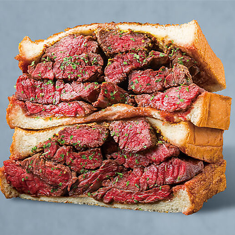 肉厚サガリ肉ステーキのミートサンドが自慢のアメリカンカフェ