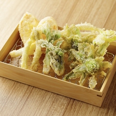 季節の山菜天ぷら盛り合わせ