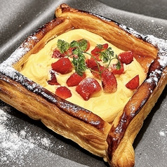 イチゴのカスタードパイ/生レアチーズケーキ