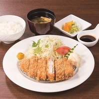 和食から洋食、中華まで様々な料理が楽しめる♪