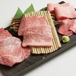 その日の料理長おすすめのお肉が味わえる「山形屋特選5種盛り」がオススメです！