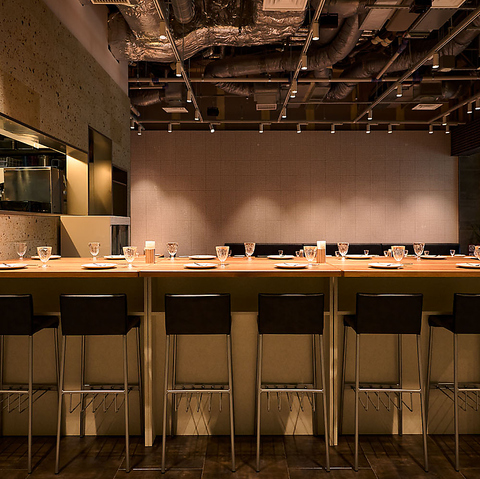 SHUTTERS BLUE FRONT SHIBAURA シャッターズ ブルーフロント シバウラ