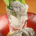 料理メニュー写真&nbsp;新鮮なのが見ただけで分かる程キラキラ美しい「しらす」
