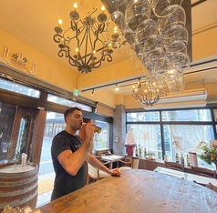 カウンター席でもお酒をお楽しみいただけます。