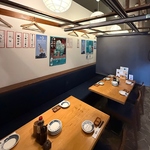 テーブル席では最大32名様がご利用頂けます。宴会利用での貸切にも対応しています！