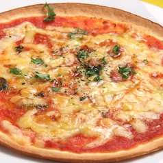 ピザ（マルゲリータ、マリナーラ、ソーセージ、4種のチーズ）