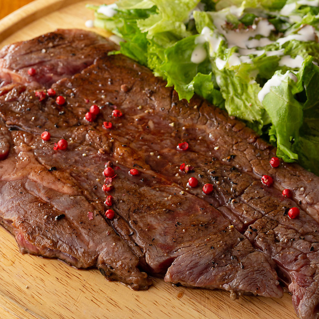 厳選食材を手を込んで仕上げた肉料理の数々！