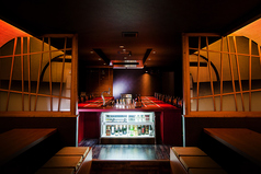 電源付きカウンター席やテーブル席をご用意しております