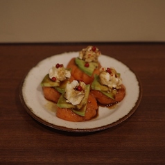 アボカドとサーモンのクリームチーズ