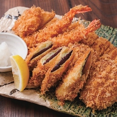 とんやの揚げ物盛り合わせ
