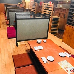 40名様までご利用可能な掘りごたつのお席です。パーテーション仕切れば半個室にできます。個室のみ予約OK。お店にご確認ください。