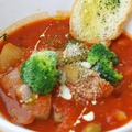 料理メニュー写真 ８種の野菜とポークのトマトスープ　