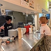 立ち呑みとラーメン れんげ 天神の雰囲気2