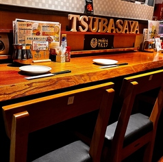 気軽に立ち寄れるカウンター席は、お一人様でのご利用はもちろん、肩を並べて語り合いたいデートにもぴったり！