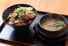 国産牛カルビ焼肉丼