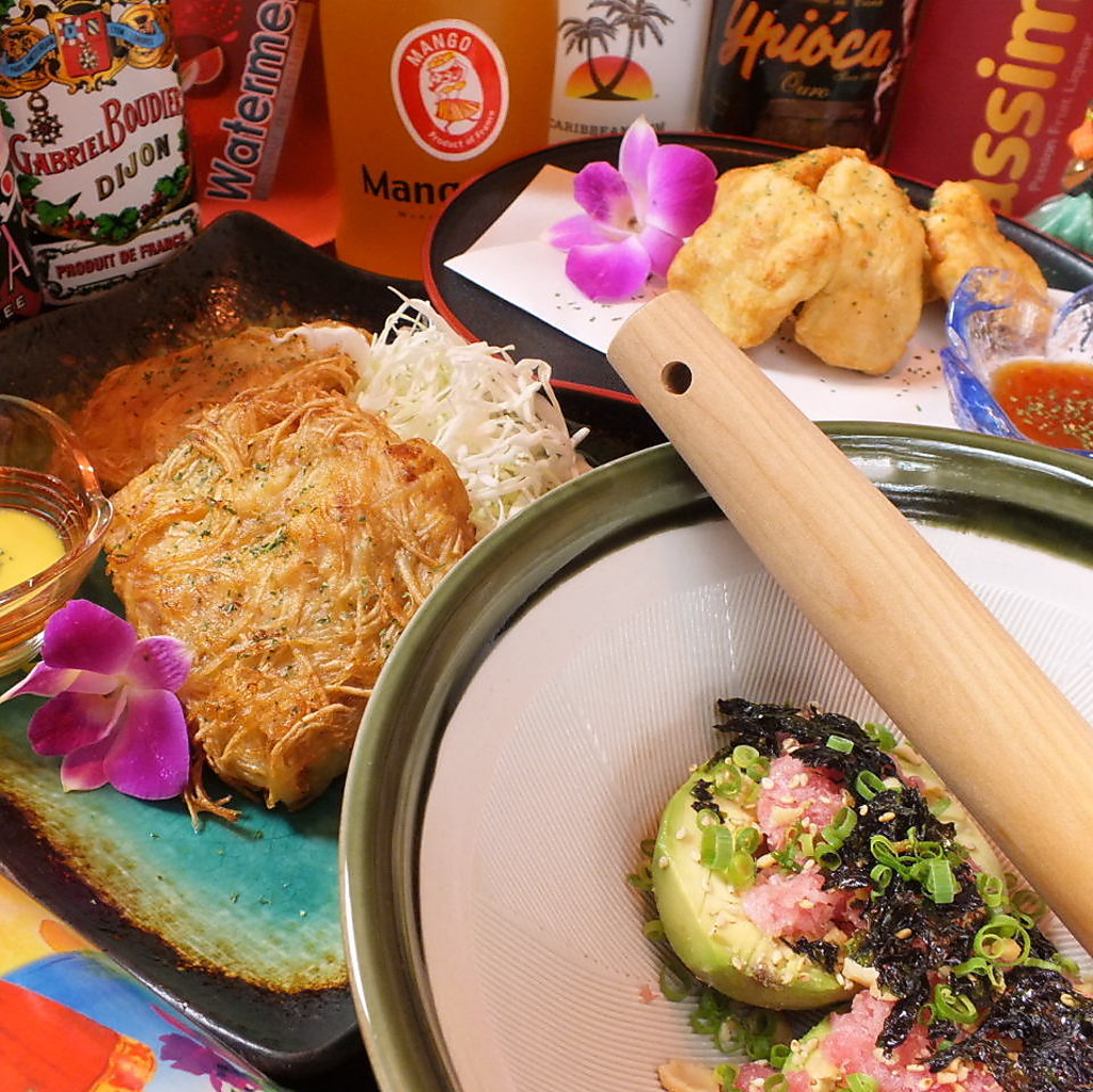 まろやかなコクと旨味が楽しめるアボカドとまぐろのタタキがオススメです★お酒に合うこと間違いなし