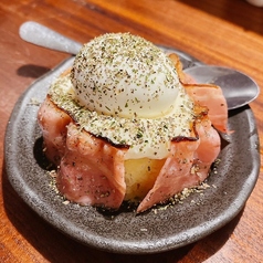 名店の半熟卵のポテサラ