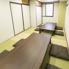 洗練されたインテリアが魅力の店内で、見た目にも美しい料理を楽しむことができます。心地よい空間で、食事を通じて心を満たすひとときをお過ごしください。おしゃれな雰囲気が特別な時間を演出します。