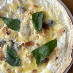 ピッツァ4種チーズと蜂蜜