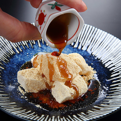 わらび餅の黒蜜掛け
