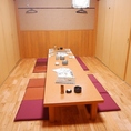 10名様～14名様までご利用可能な完全個室のお座敷です。壁と扉で仕切られているのでプライバシーが守られます。個室のみ予約OK。お店にご確認ください。