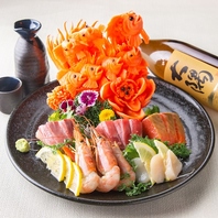 特徴的な分厚いお刺身、海鮮も当店のウリです！