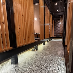 柚子と藁焼き半個室酒場 ゆずのや 岸和田駅前店の雰囲気1