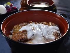 うなとろ丼