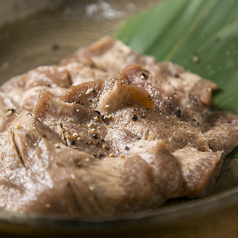 【石焼】熟成牛肉＆豚肉のメニューもあり！