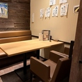 2～6名様までおかけになれるテーブル席は広くてゆったり♪