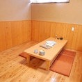 3名様～6名様までご利用可能な完全個室のお座敷です。壁と扉で仕切られているのでプライバシーが守られます。個室のみ予約OK。お店にご確認ください。