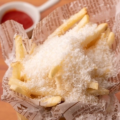 フライドポテト バルミジャーノチーズがけ
